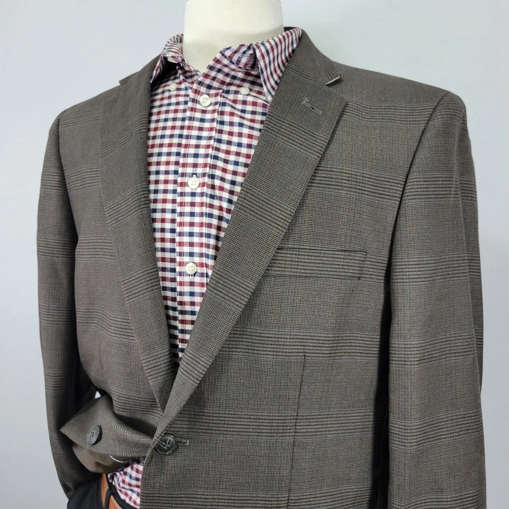 Haggar Men's Sport Coat Blazer Two Button Brown Plaid Polyester Blend 44R‎